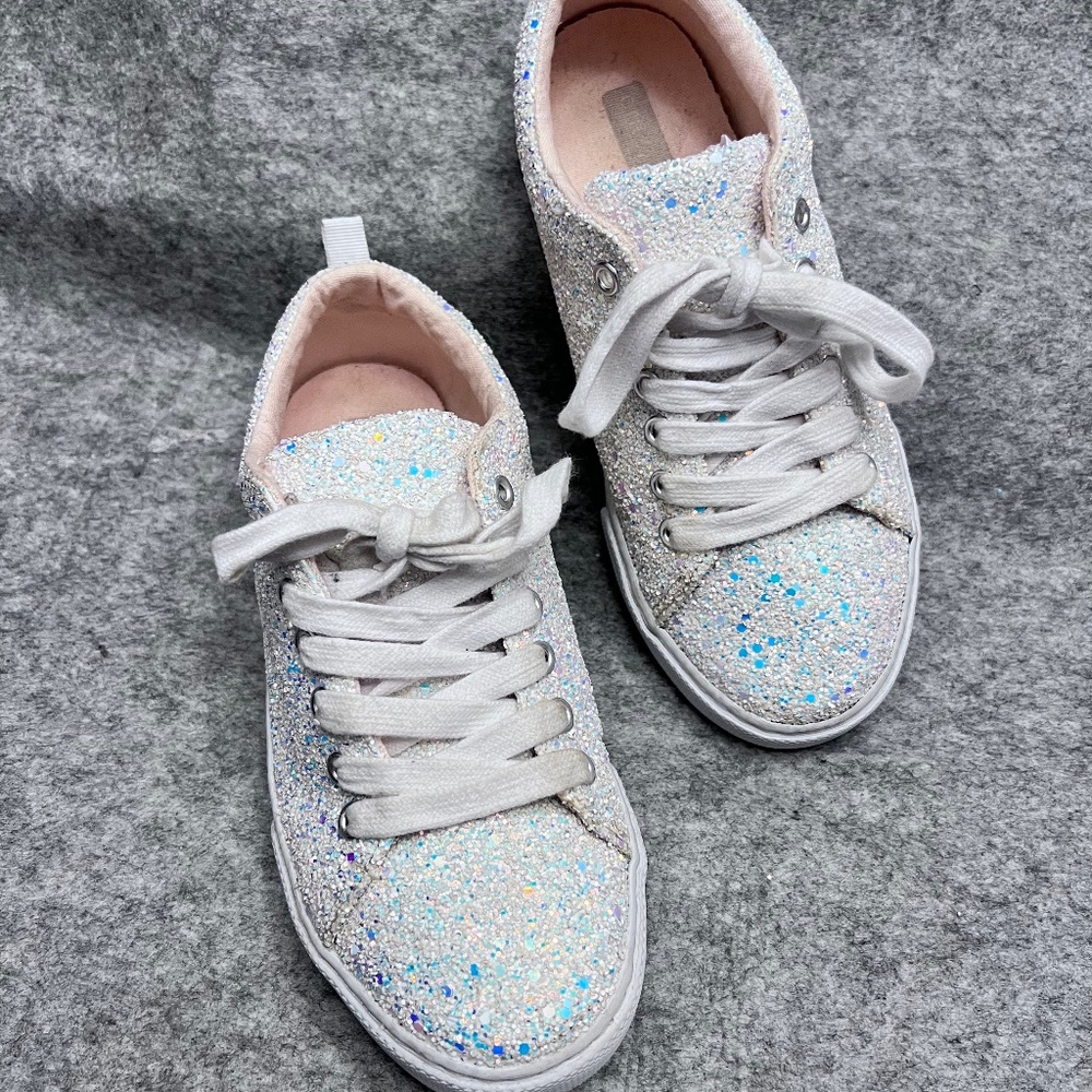 Girls Crazy 8’s White Sparkle Sneakers